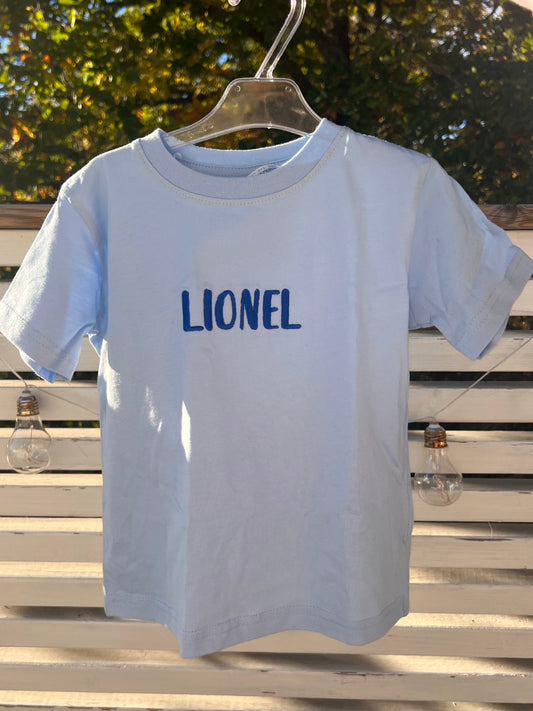 Personlig barntröja med broderat namn