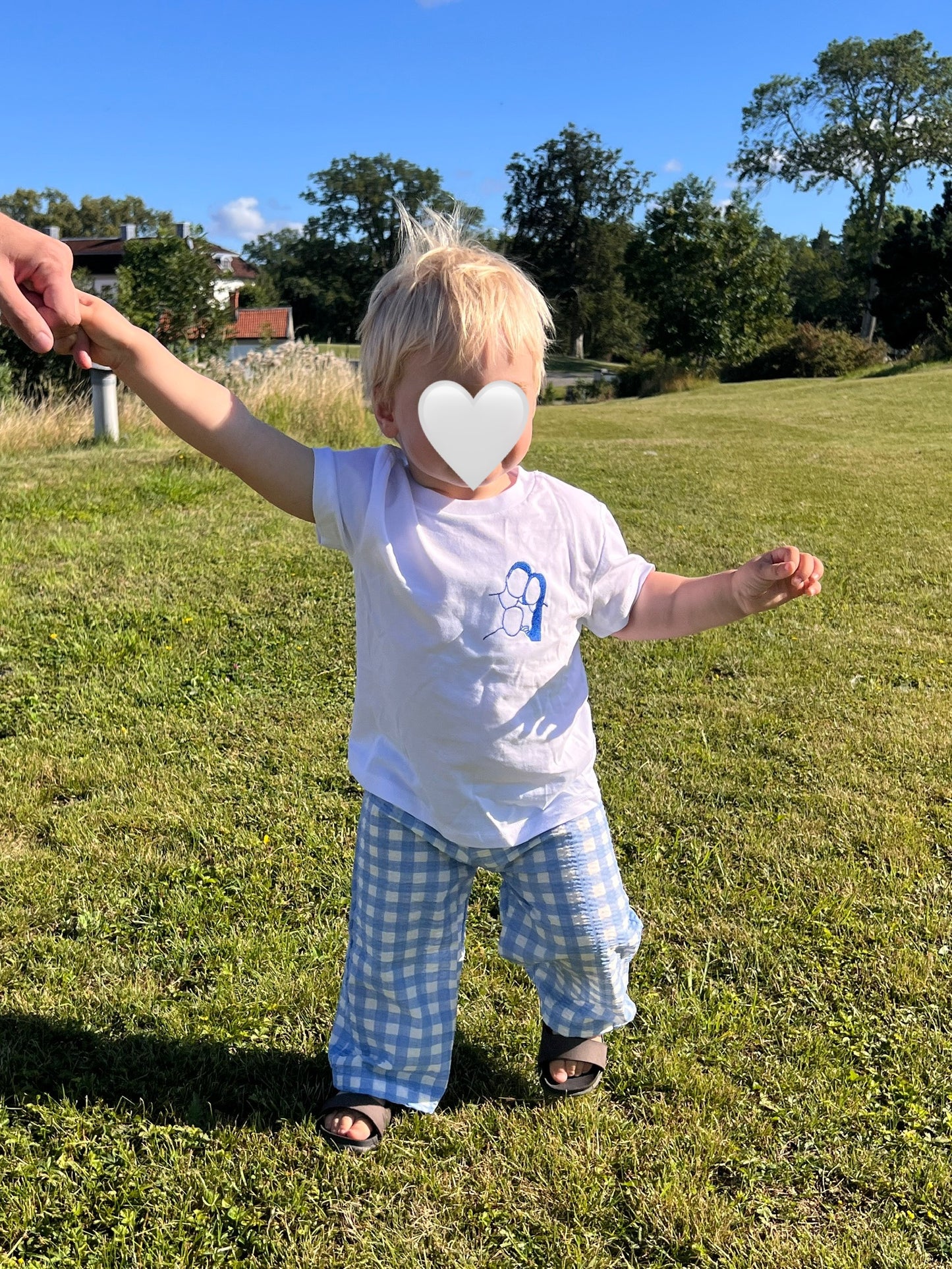 Barn-T-shirt med Personlig Brodyr – Egen Bild & Text