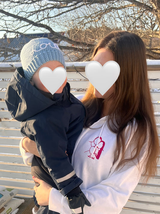 Handgjord Barnmössa med Eget Namn - Blå