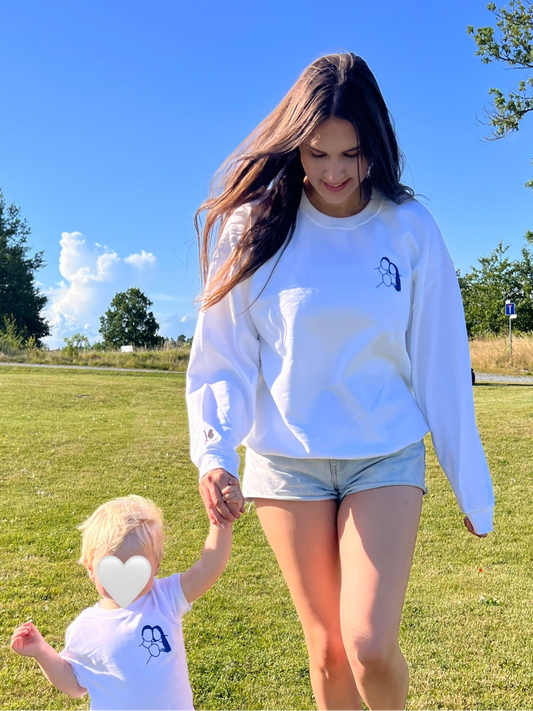 Unisex Sweatshirt med Personlig Brodyr – Konturer av bild & Text