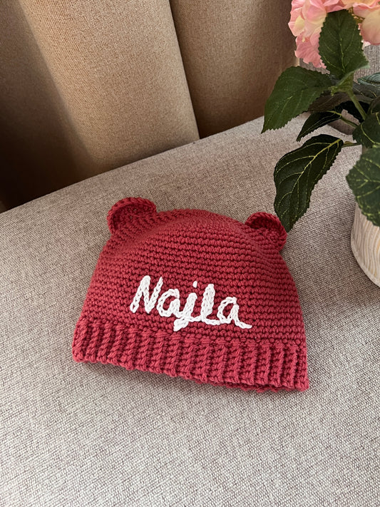 Handgjord Barnmössa med Eget Namn - Hallon